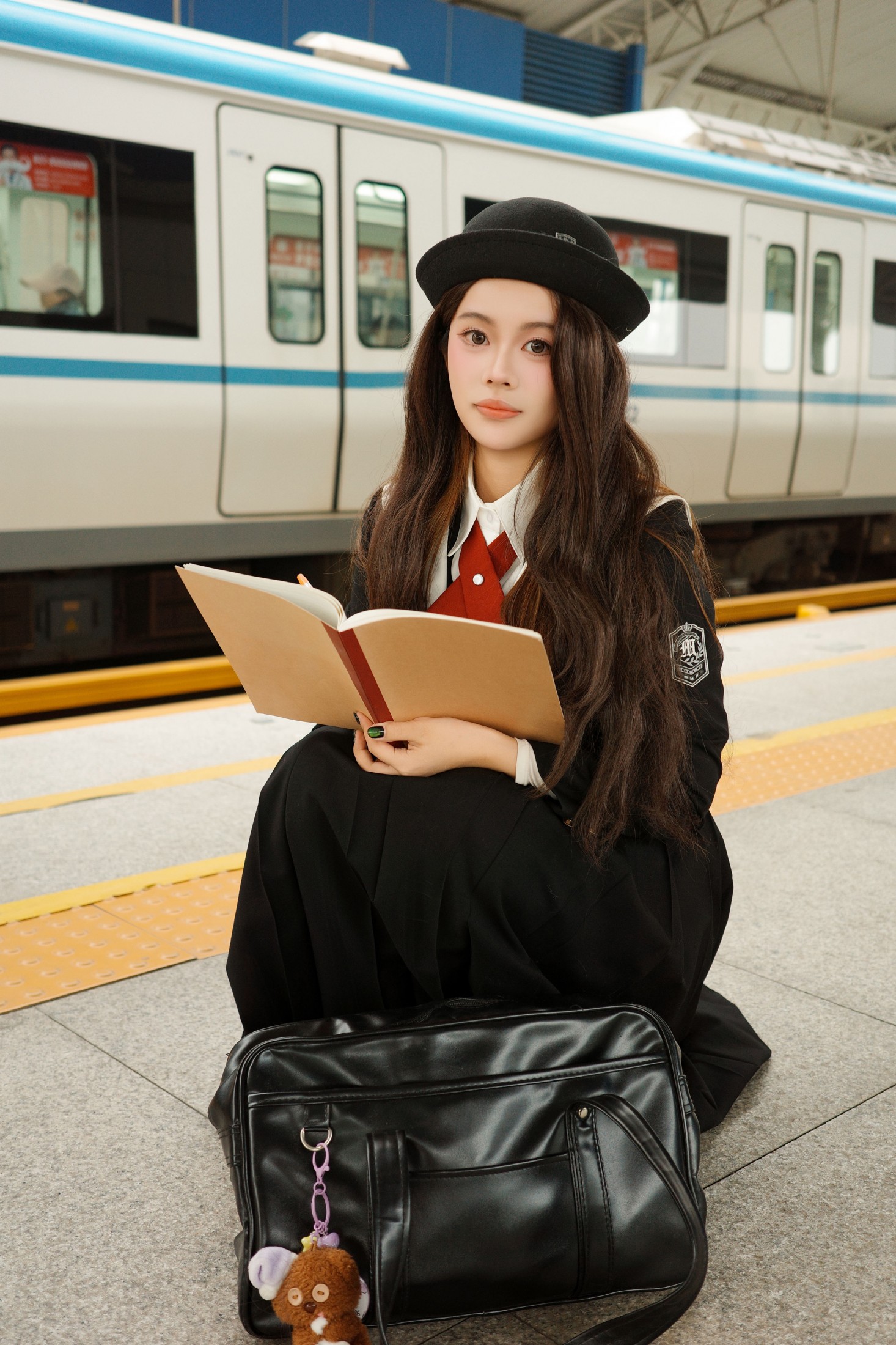 《轻轨站》[22P]